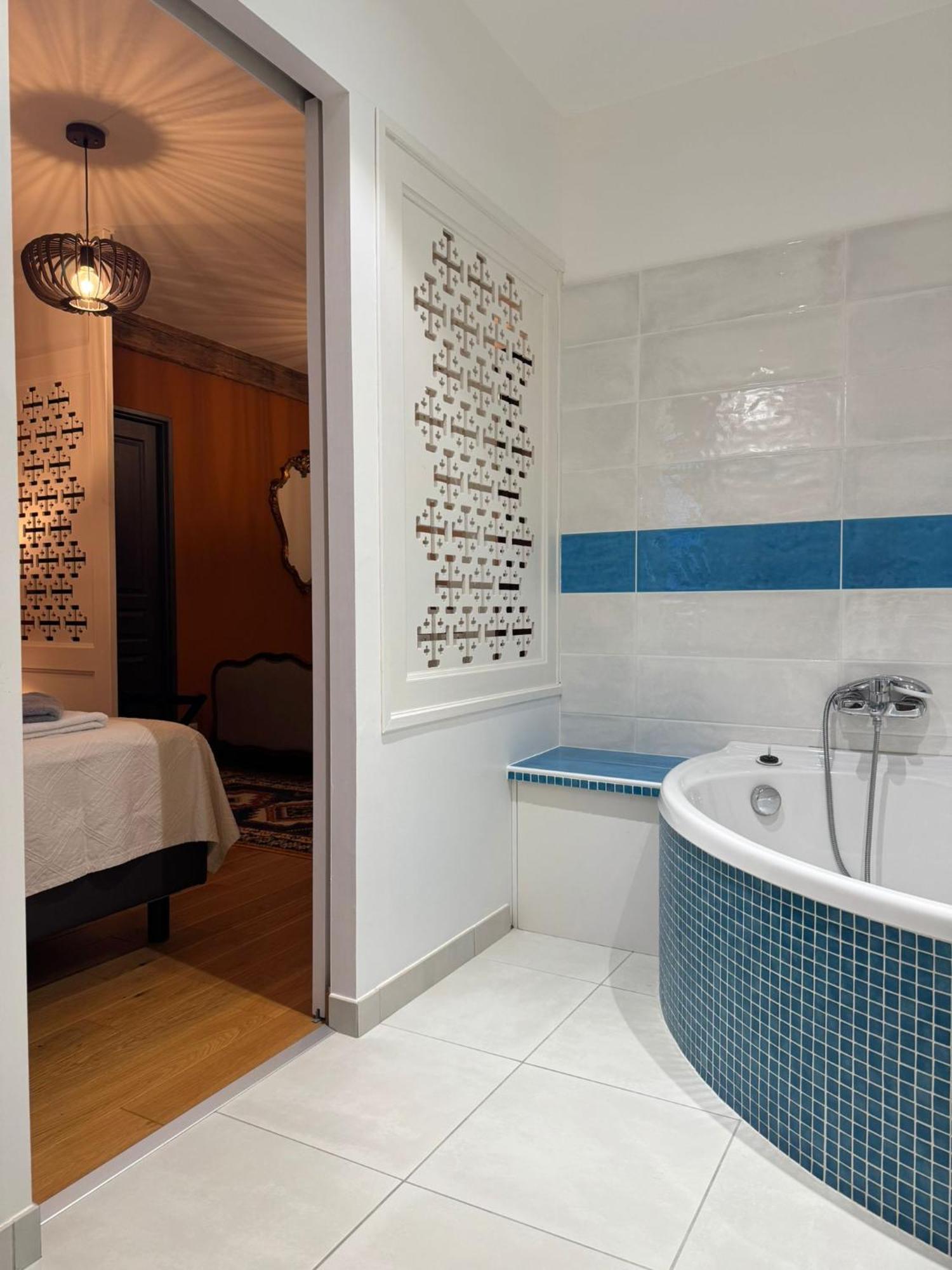 Chateau Moncassin Guest house